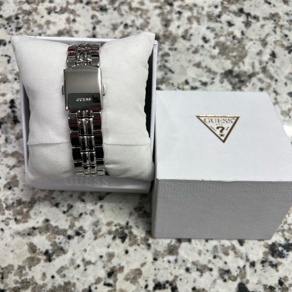 Guess Silver Watch - Picture 5 of 12